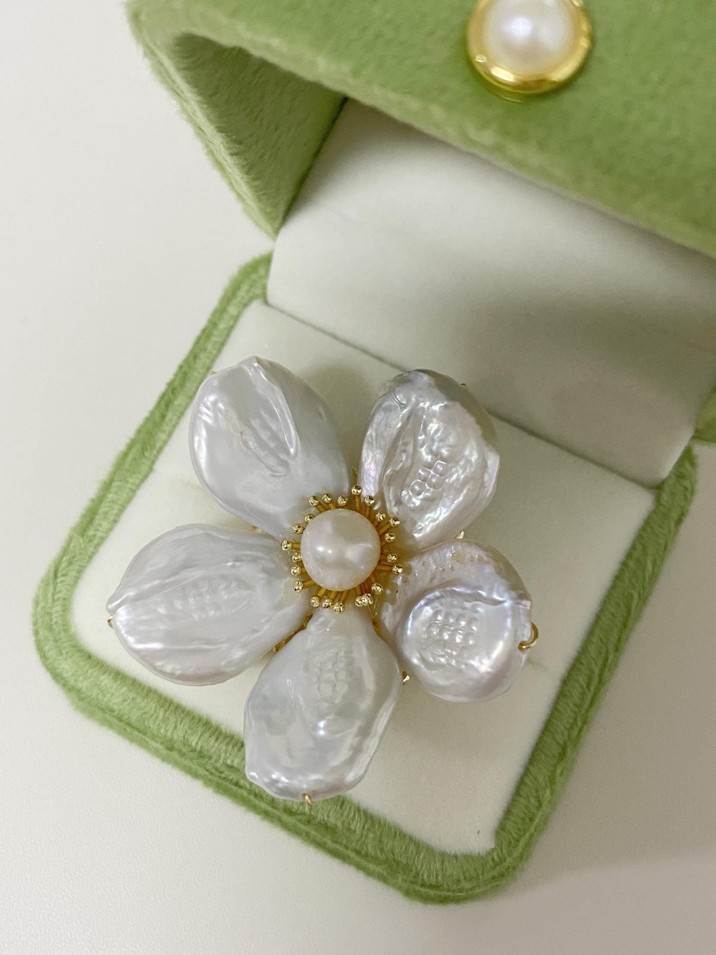 Baroque Pearl Flower Brooch Gold Plated