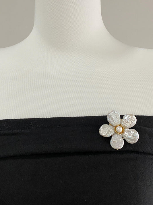 Baroque Pearl Flower Brooch Gold Plated