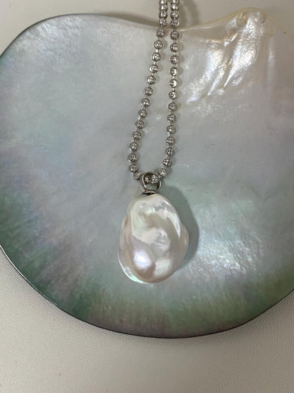 Baroque Freshwater Pearl Pendant Necklace