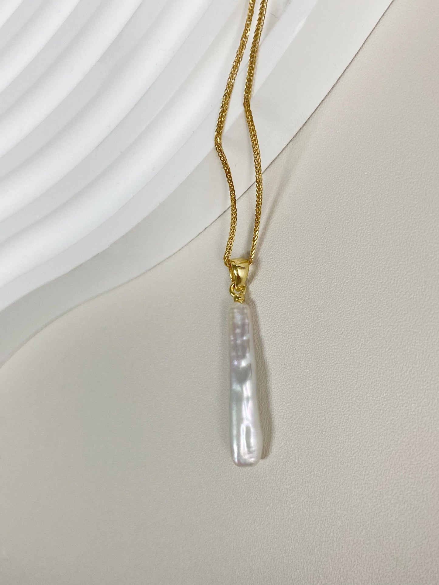 Minimalist Baroque Pearl Pendant Necklace 14K Gold