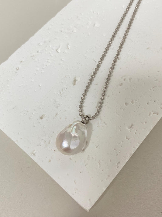 Baroque Freshwater Pearl Pendant Necklace