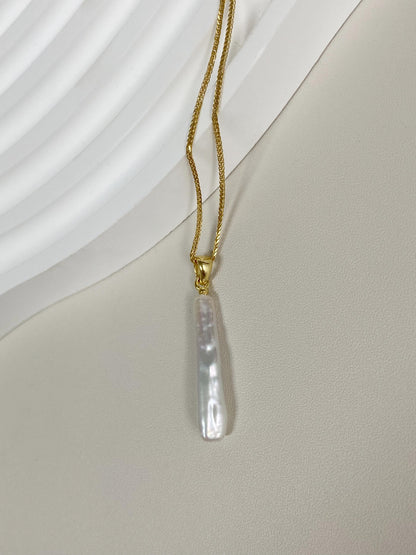 Minimalist Baroque Pearl Pendant Necklace 14K Gold