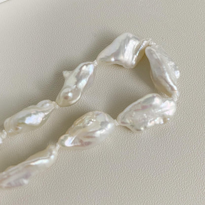 Baroque Pearl Choker Necklace