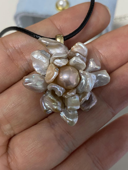 Handmade Baroque Pearl Flower Pendant Necklace