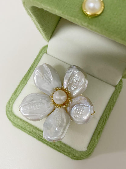 Baroque Pearl Flower Brooch Gold Plated
