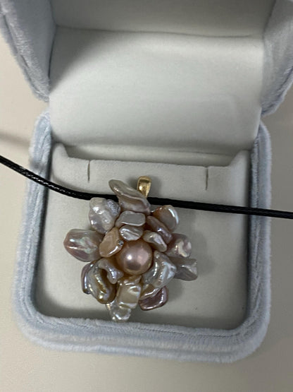 Handmade Baroque Pearl Flower Pendant Necklace