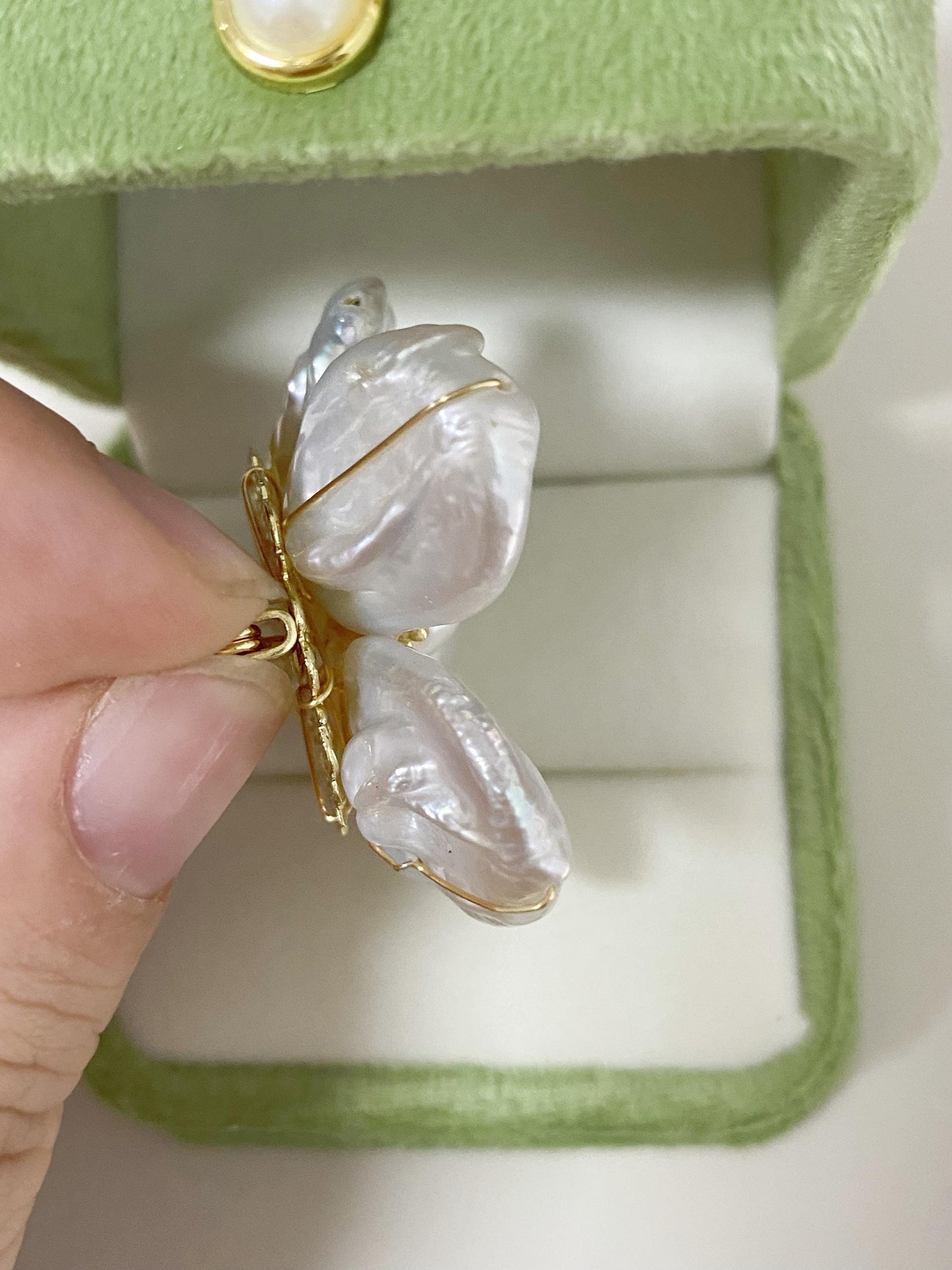 Baroque Pearl Flower Brooch Gold Plated