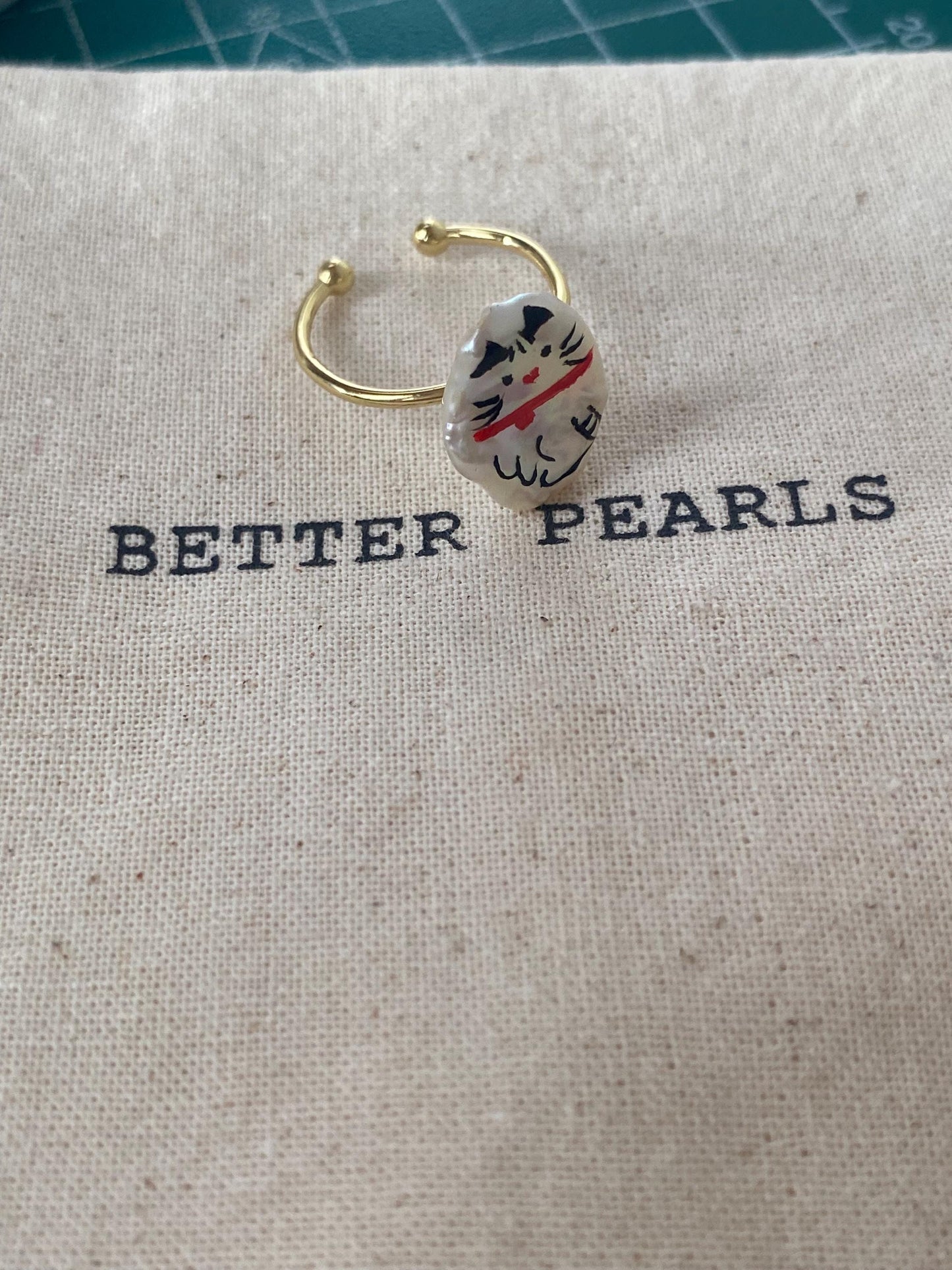 Hand-Painted Cat Pearl Ring