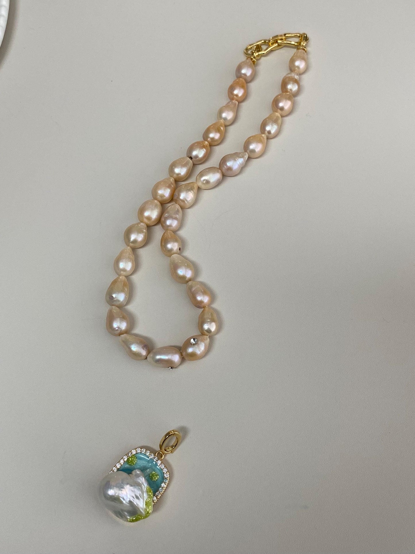 Baroque Pearl Pendant Necklace