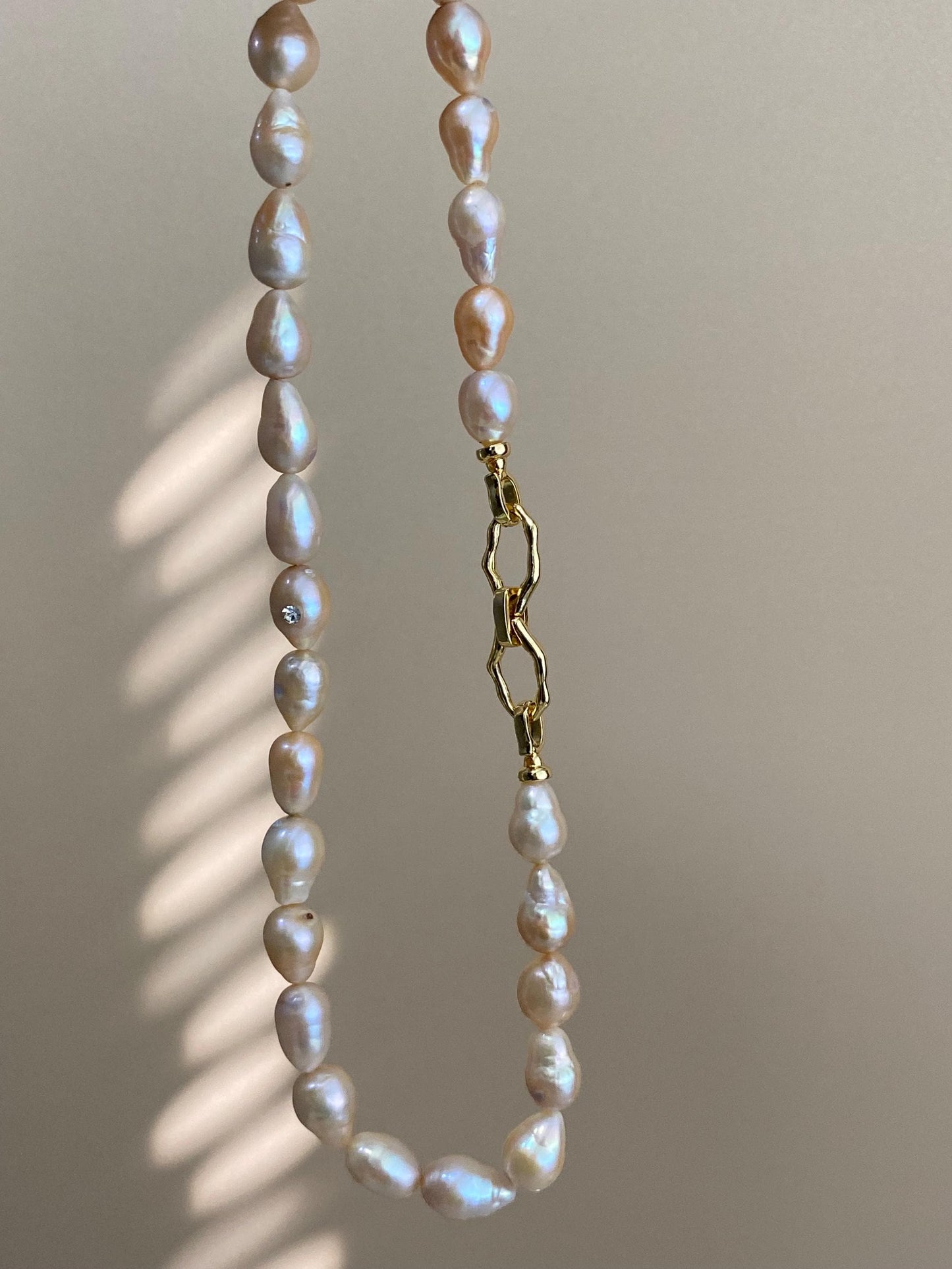 Baroque Pearl Pendant Necklace