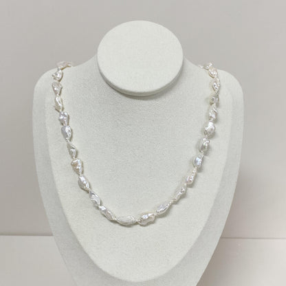 Baroque Pearl Choker Necklace