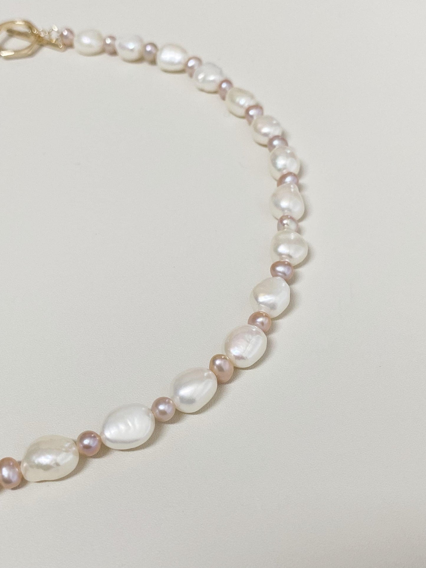 Freshwater Baroque Pearl Choker with Pink Pearls