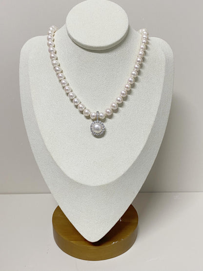 Elegant Halo Freshwater Pearl Pendant in S925 Silver