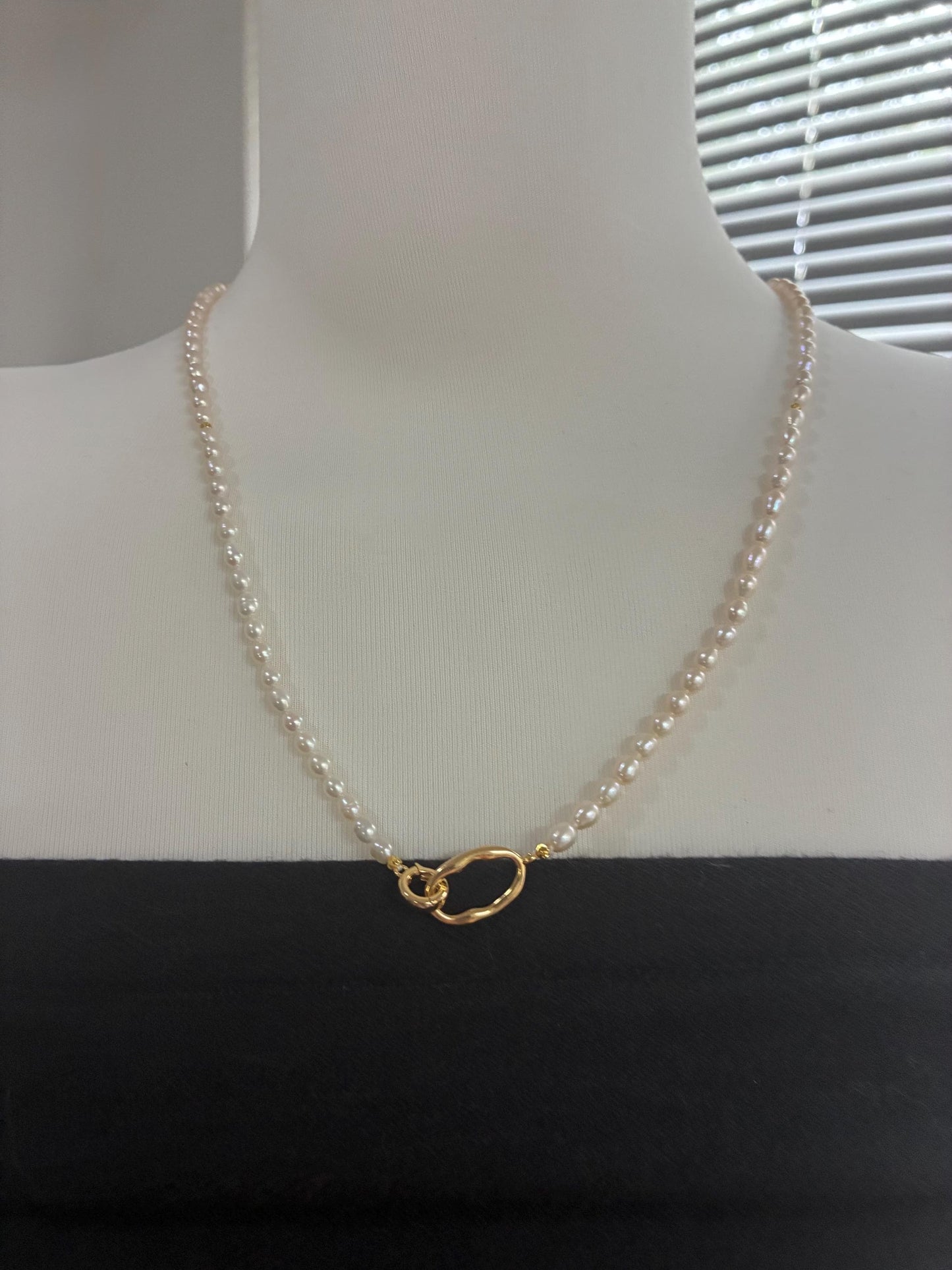 Freshwater Pearl Choker Necklace with Gold Toggle Clasp