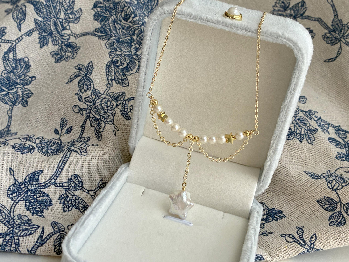 Baroque Star Pearl Pendant Necklace