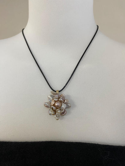 Handmade Baroque Pearl Flower Pendant Necklace