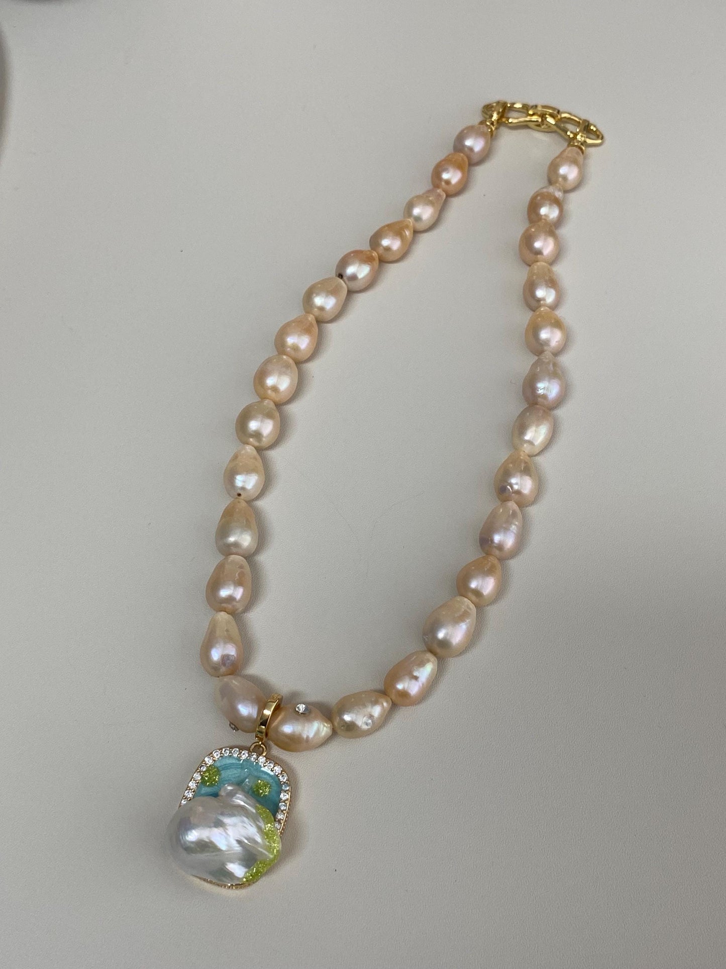 Baroque Pearl Pendant Necklace