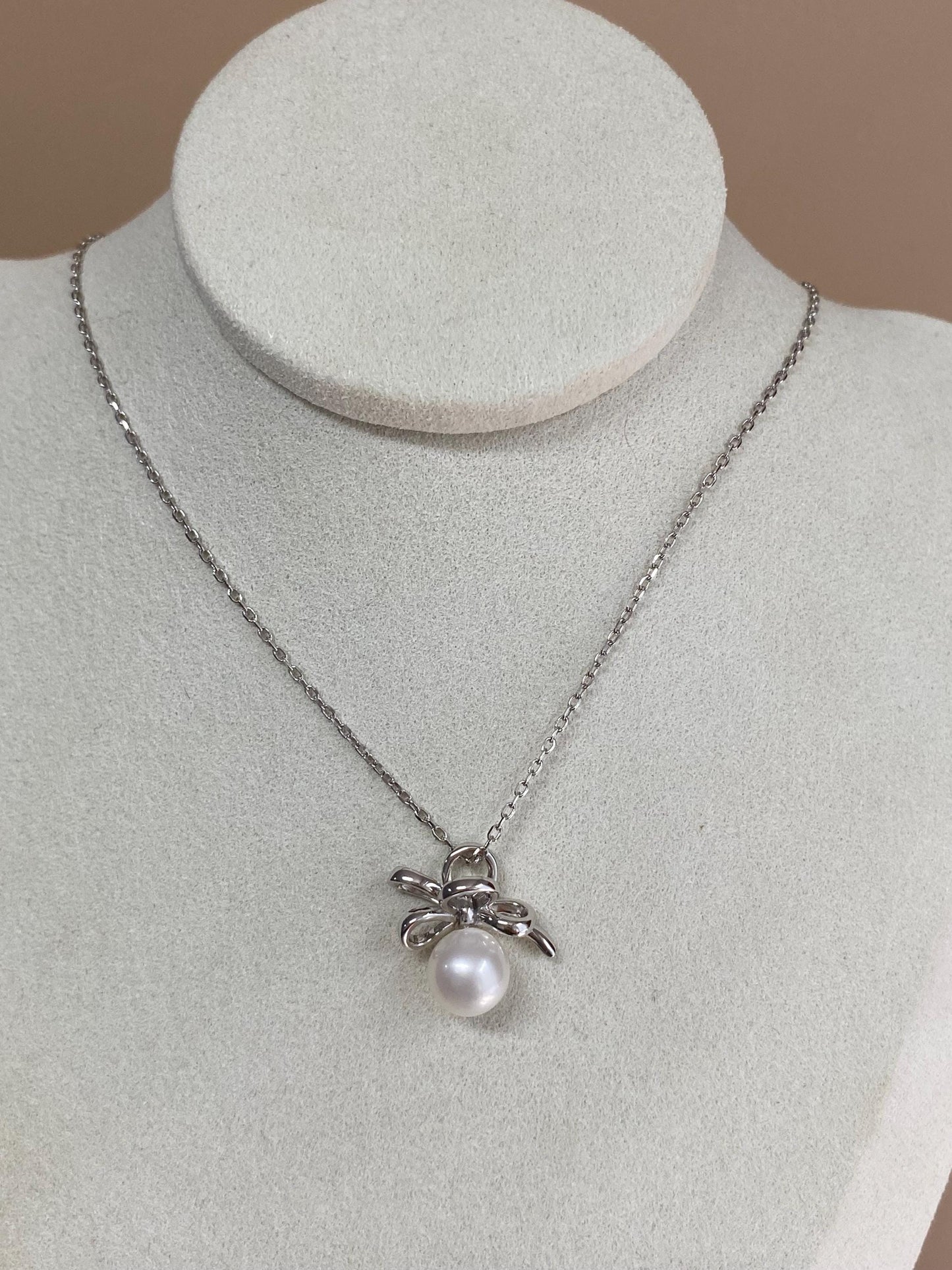 Bow Pearl Pendant Necklace in Sterling Silver