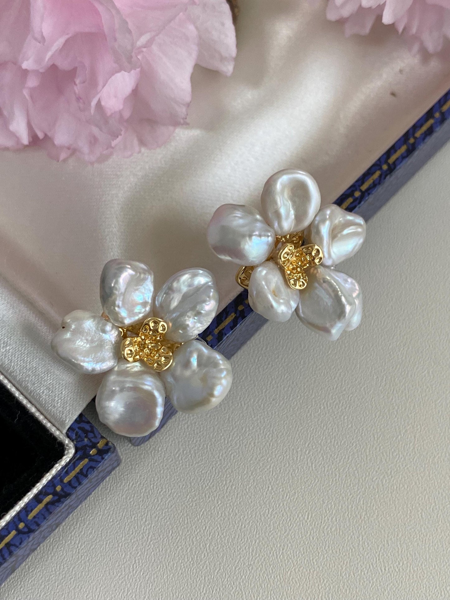 Handmade Baroque Pearl Flower Stud Earrings 18K Gold