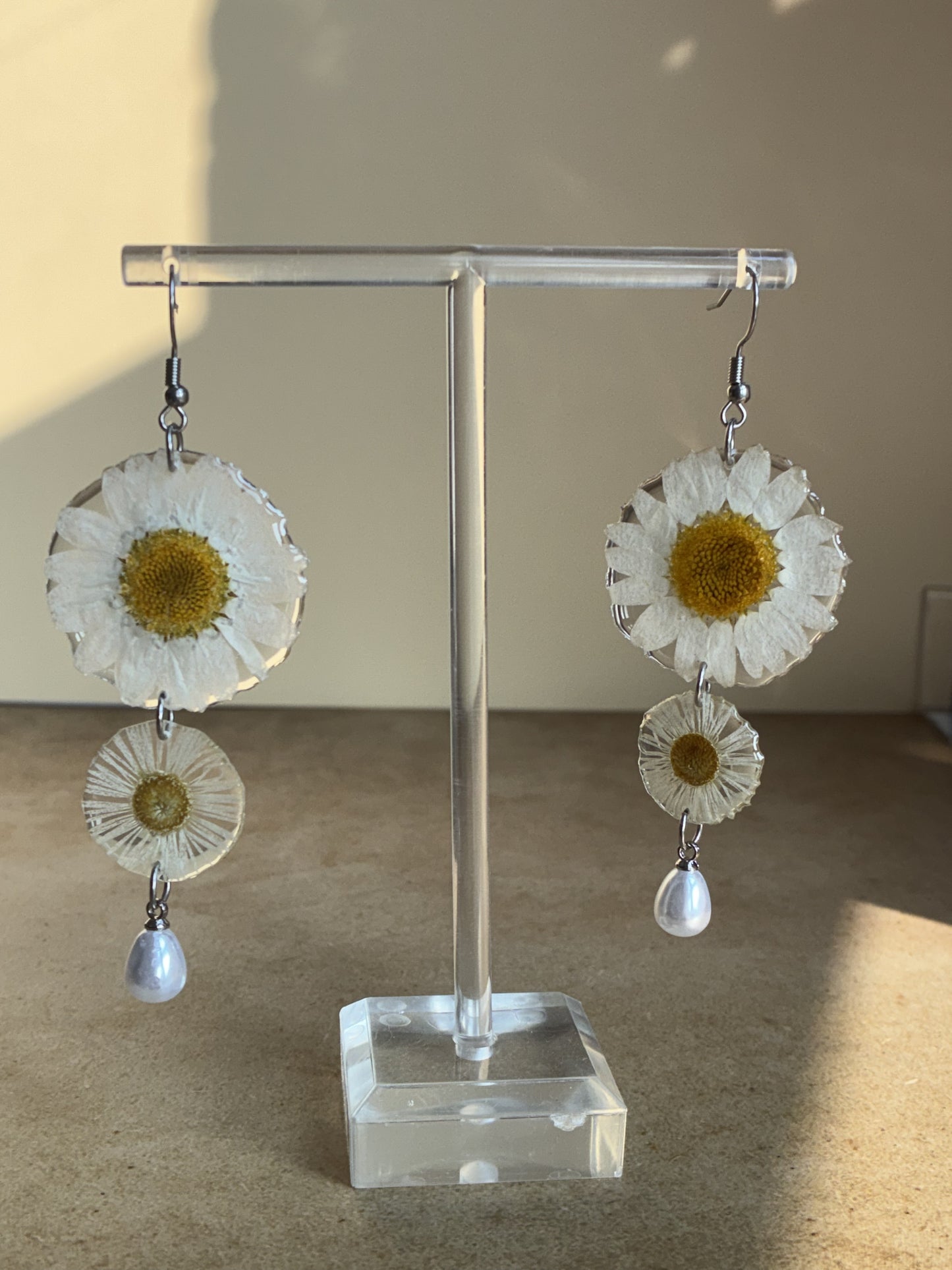 White Daisy Pearl Earrings