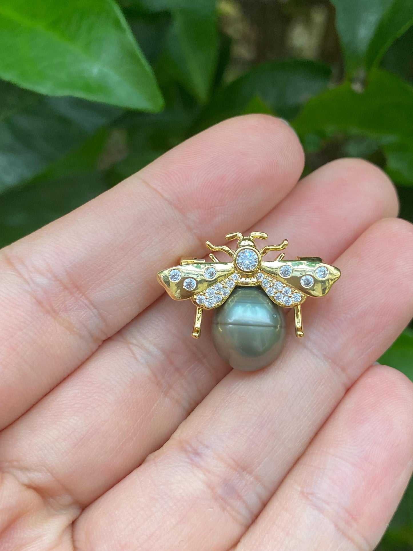 Tahitian Pearl Bee Brooch