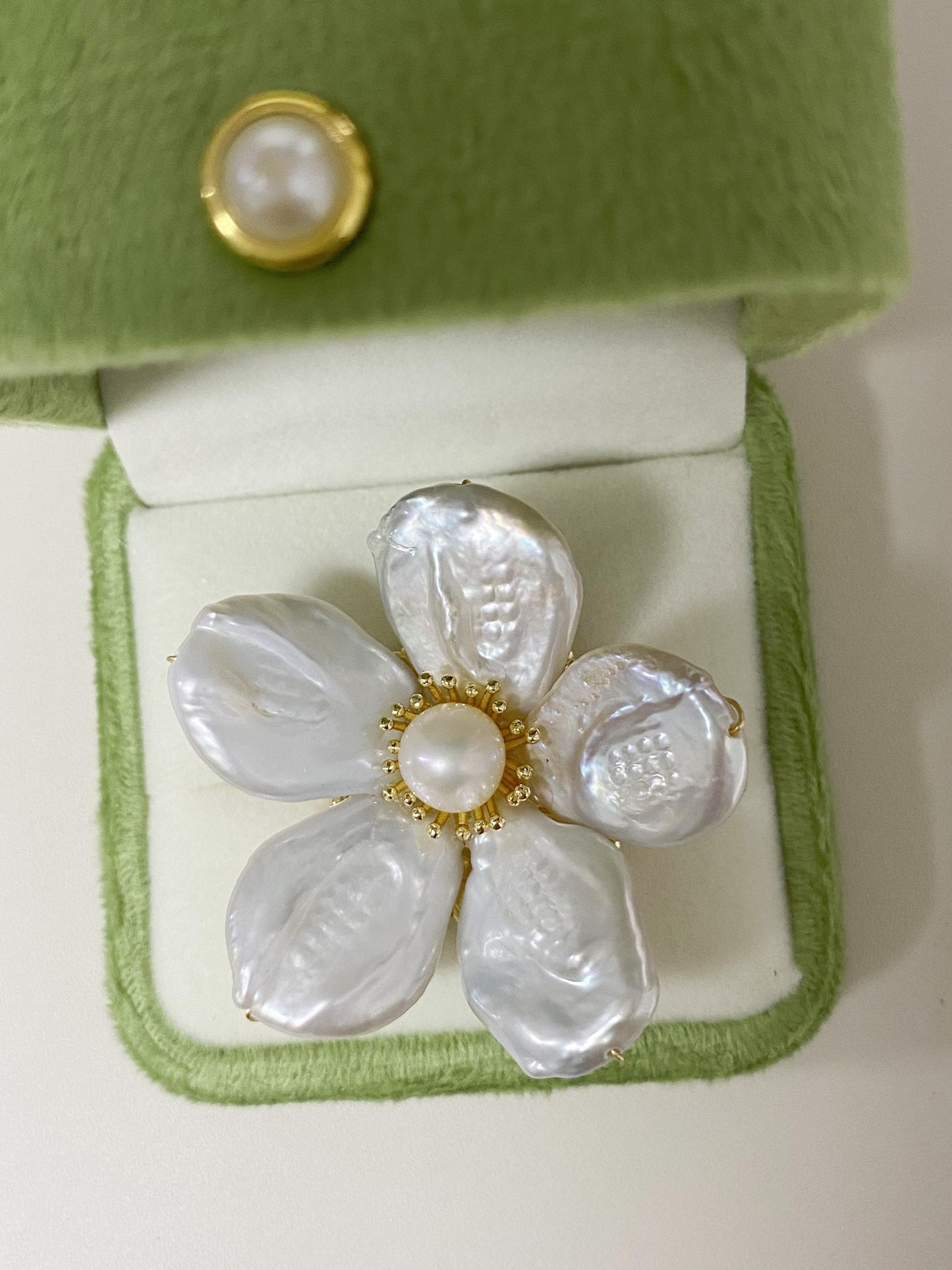 Baroque Pearl Flower Brooch Gold Plated
