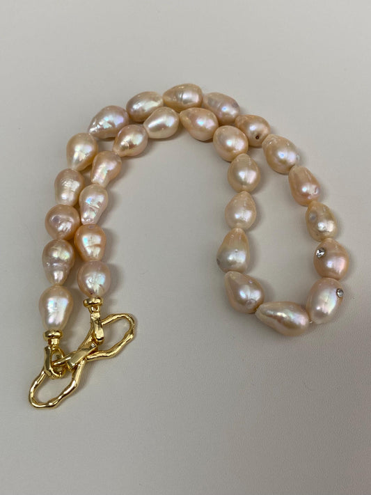 Baroque Pearl Pendant Necklace