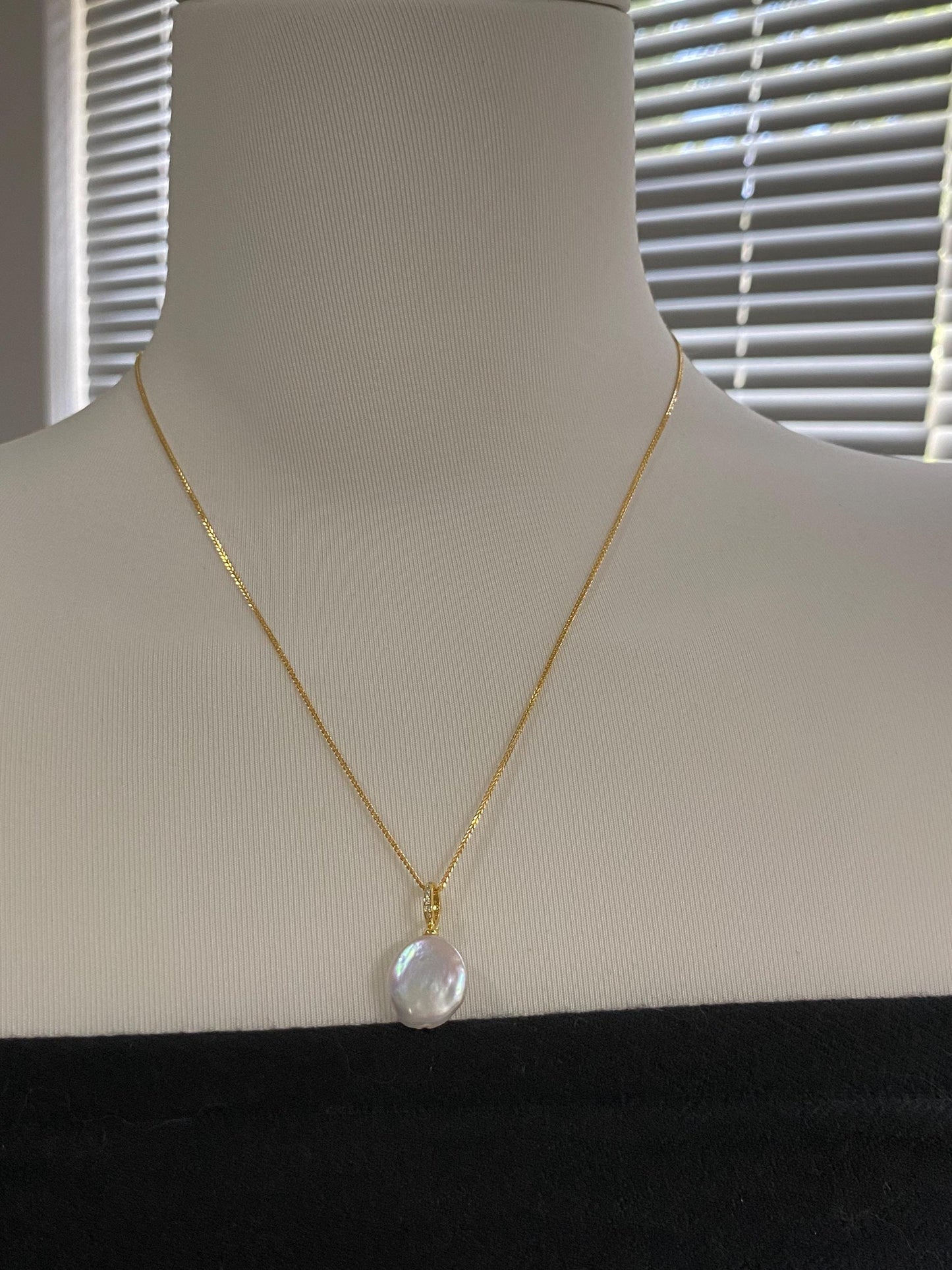 Coin Pearl Pendant Necklace