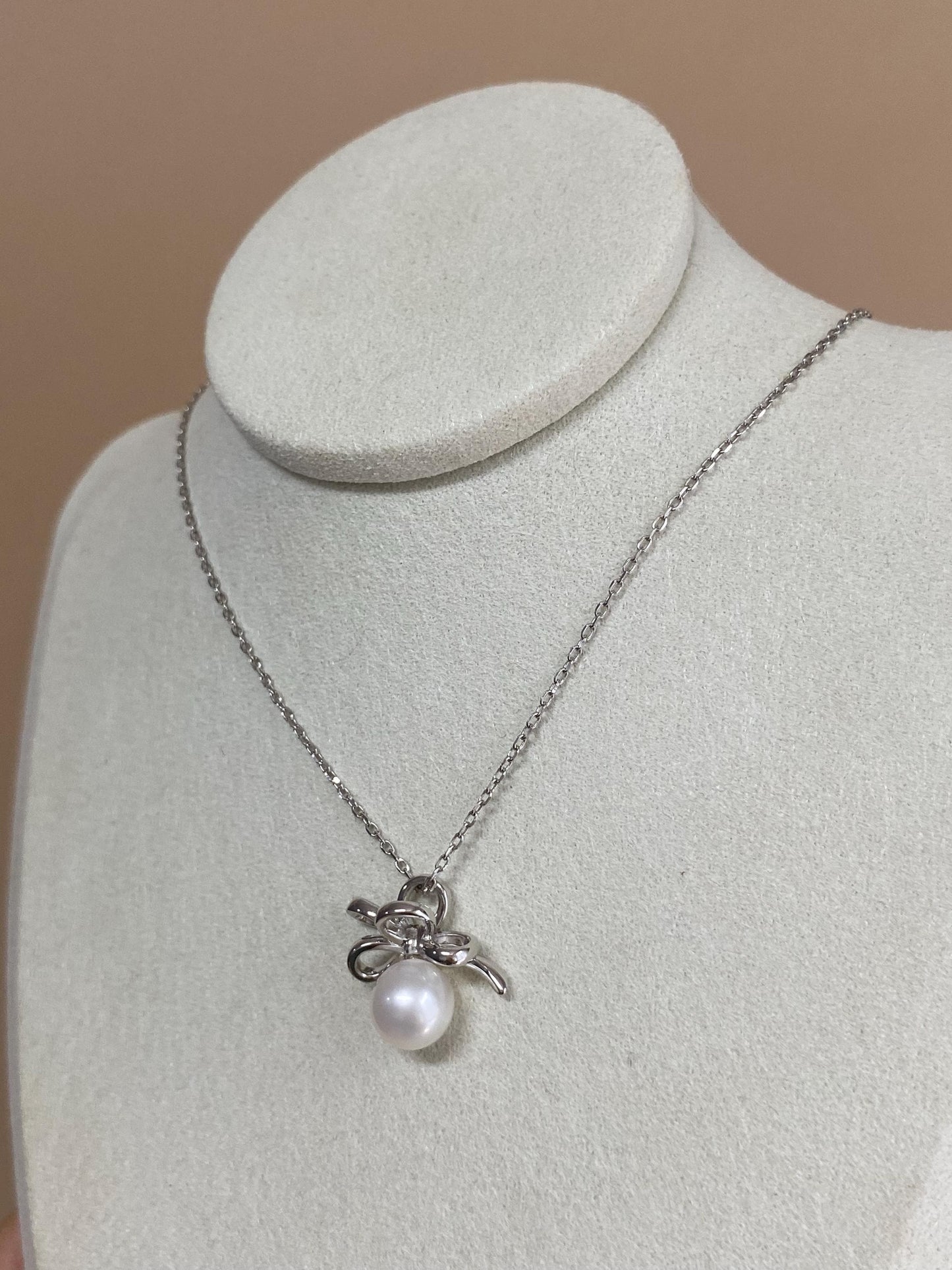 Bow Pearl Pendant Necklace in Sterling Silver