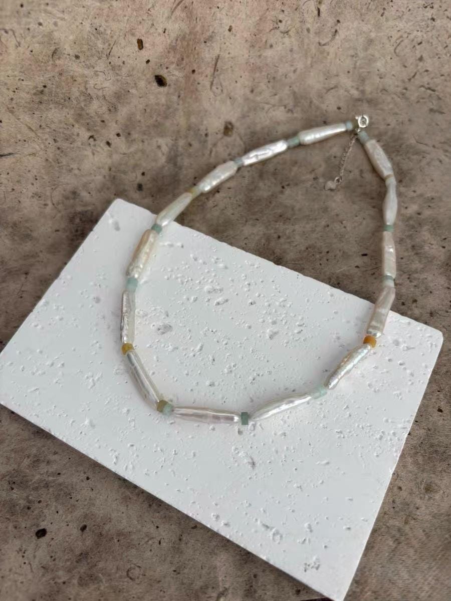 Freshwater Stick Pearl Necklace with Natural Jade Accents, Baroque Long Pearl Choker for Women, Boho Wedding Pearl Jewelry, Gift for Her