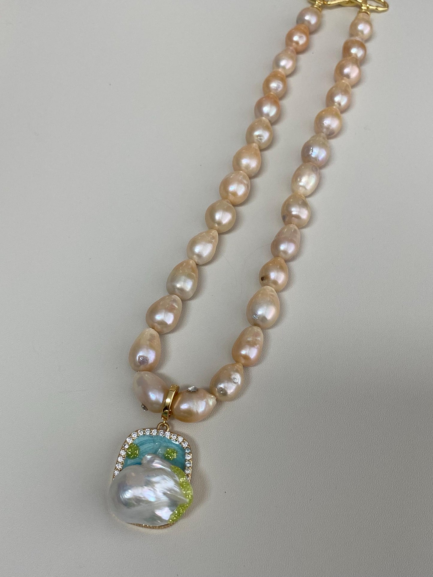Baroque Pearl Pendant Necklace