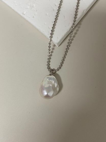 Baroque Freshwater Pearl Pendant Necklace