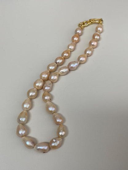 Baroque Pearl Pendant Necklace