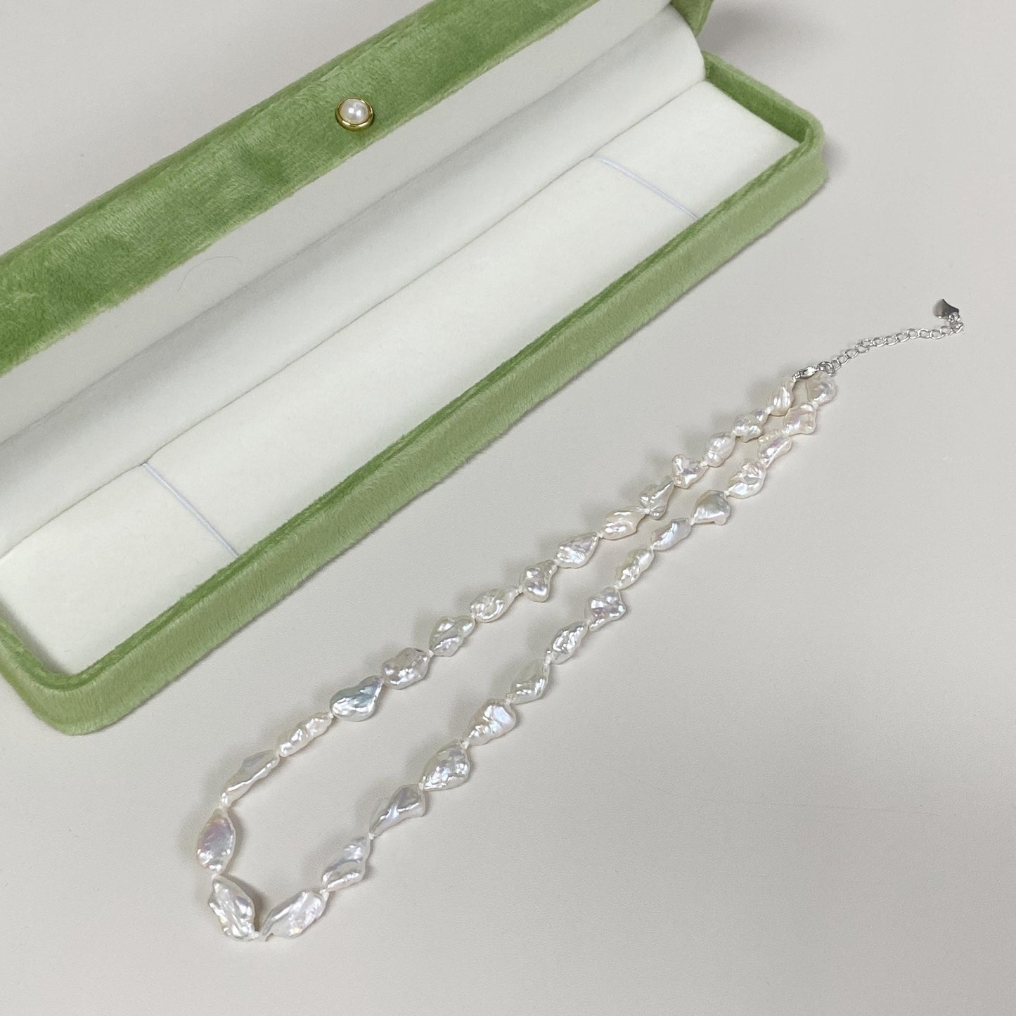 Baroque Pearl Choker Necklace