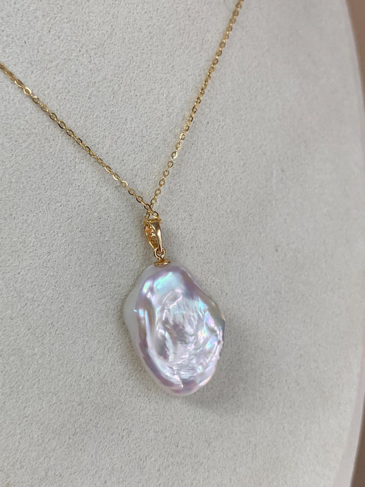 Petal Baroque Pearl Pendant
