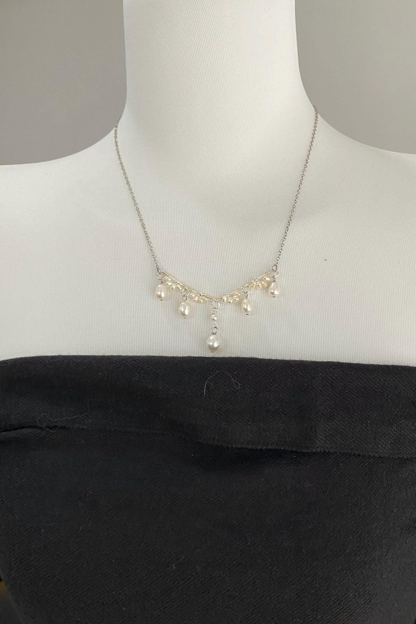 Freshwater Pearl Cluster Pendant Necklace, Baroque Teardrop Pearl Pendant, Dainty Handmade Pearl Jewelry, Minimalist Bridal Necklace